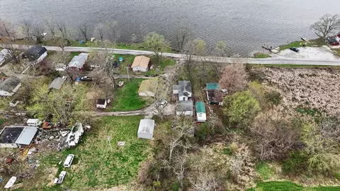 View/Area - 3221 E Lake Paradise Rd, Mattoon, IL 61938 photo 3 of 7