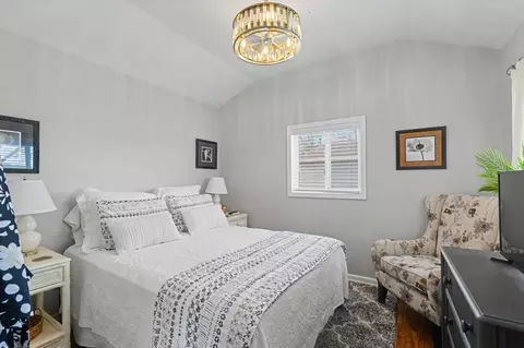 Bedroom - 3221 E Lake Paradise Rd, Mattoon, IL 61938 photo 3 of 4