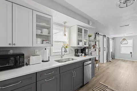 Kitchen - 3221 E Lake Paradise Rd, Mattoon, IL 61938 photo 5 of 7