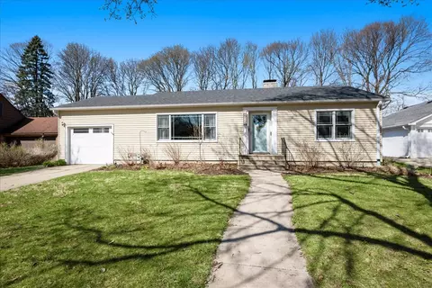 612 Illinois St, Geneva, IL 60134