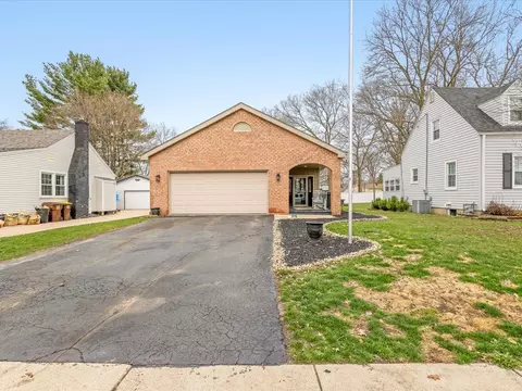 207 Coronado Blvd, Loves Park, IL 61111