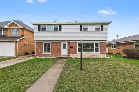 538 N Broadway Ave, Park Ridge, IL 60068