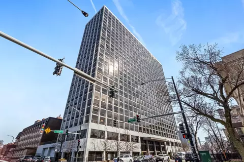 4343 N Clarendon Ave #2010, Chicago, IL 60613