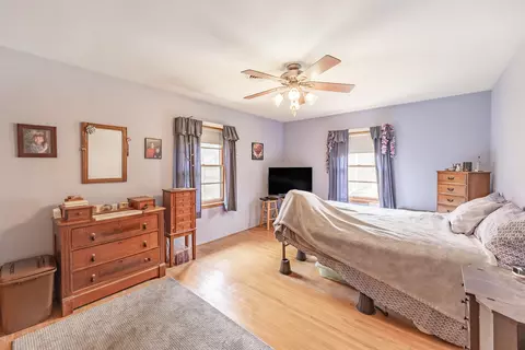 Bedroom - 63 S Union St, Elgin, IL 60123 photo 2 of 3