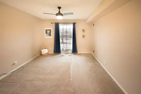 Bedroom - 5000 Carriageway Dr #211, Rolling Meadows, IL 60008 photo 1 of 4
