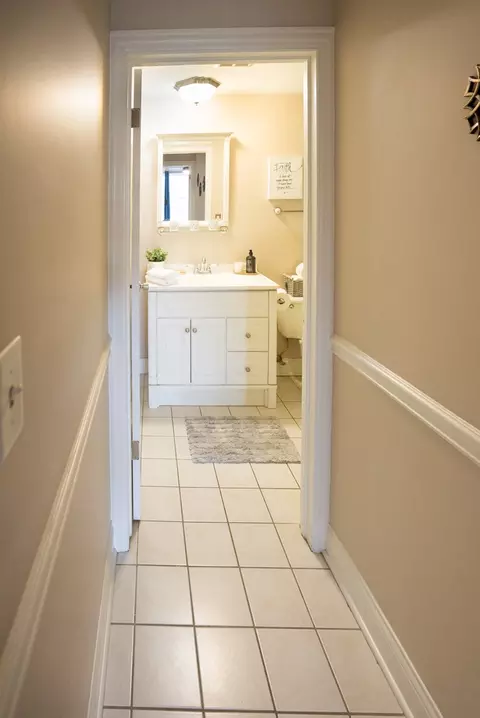 Entry Way - 5000 Carriageway Dr #211, Rolling Meadows, IL 60008 photo 3 of 6