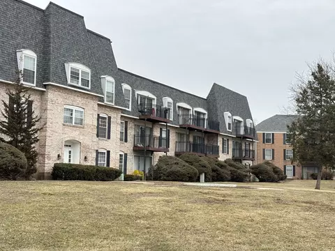 Exterior - 5000 Carriageway Dr #211, Rolling Meadows, IL 60008 photo 3 of 3