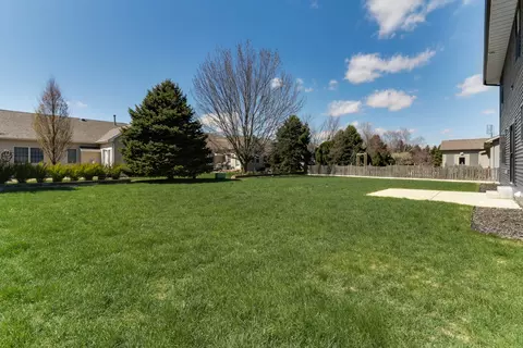 Exterior - 9 Brookstone Cir, Bloomington, IL 61704 photo 4 of 6