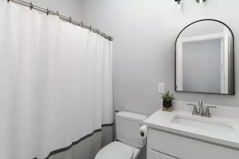 Bath - 9 Brookstone Cir, Bloomington, IL 61704 photo 2 of 5