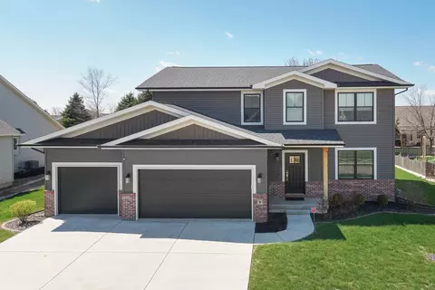 Exterior - 9 Brookstone Cir, Bloomington, IL 61704 photo 3 of 6