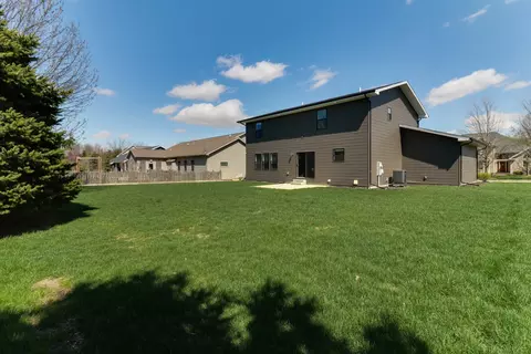 Exterior - 9 Brookstone Cir, Bloomington, IL 61704 photo 5 of 6