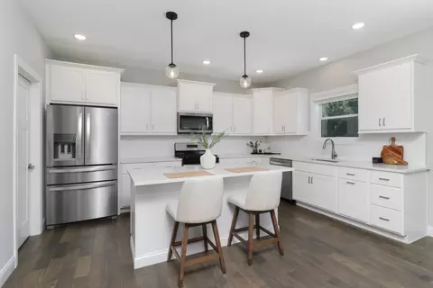 Kitchen - 9 Brookstone Cir, Bloomington, IL 61704 photo 1 of 5