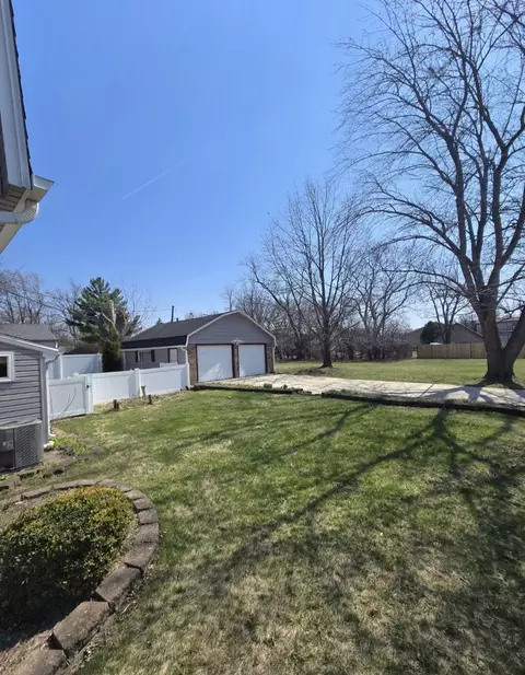 Exterior - 901 E Sunrise Rd, Addison, IL 60101 photo 4 of 4
