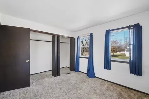 Bedroom - 901 E Sunrise Rd, Addison, IL 60101 photo 2 of 2