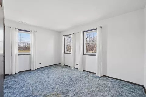 Bedroom - 901 E Sunrise Rd, Addison, IL 60101 photo 1 of 2