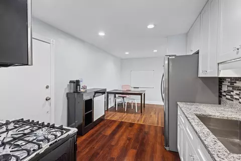 Kitchen - 9460 Dee Rd #2H, Des Plaines, IL 60016 photo 3 of 3