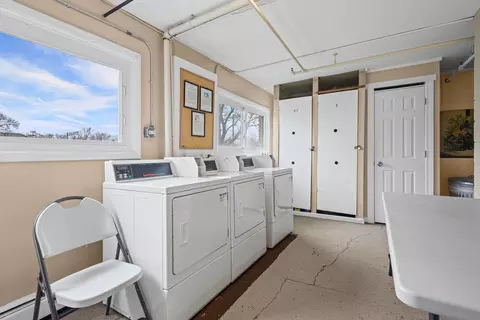 Other - 9460 Dee Rd #2H, Des Plaines, IL 60016 photo 5 of 6