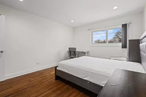 Bedroom - 9460 Dee Rd #2H, Des Plaines, IL 60016 photo 4 of 5