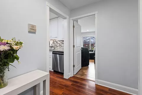 Entry Way - 9460 Dee Rd #2H, Des Plaines, IL 60016 photo 2 of 2
