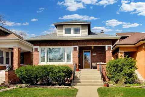5814 N Sacramento Ave, Chicago, IL 60659