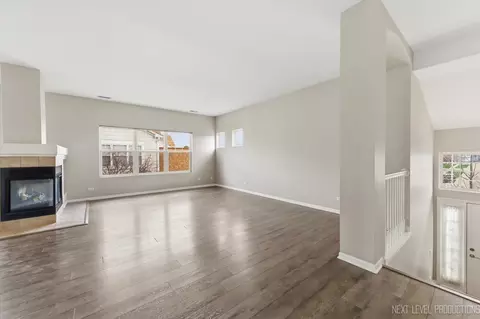Living - 1102 Delta Dr #1102, Elgin, IL 60123 photo 5 of 7