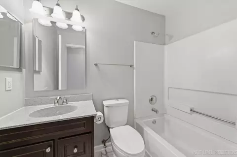 Bath - 1102 Delta Dr #1102, Elgin, IL 60123 photo 3 of 3