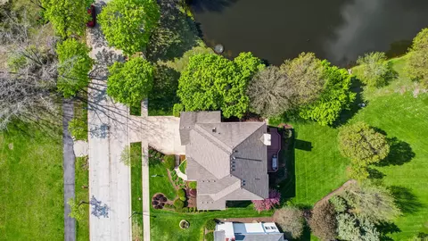 View/Area - 2360 Sutton Ln, Aurora, IL 60502 photo 2 of 5