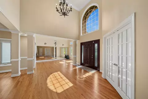 Entry Way - 2360 Sutton Ln, Aurora, IL 60502 photo 3 of 3