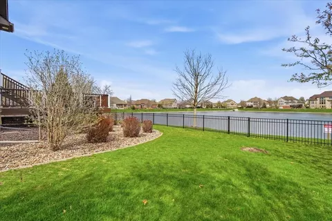Exterior - 5 Mackenzie Ct, Bloomington, IL 61704 photo 5 of 6