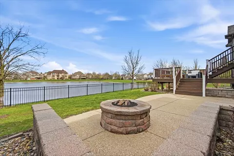 Exterior - 5 Mackenzie Ct, Bloomington, IL 61704 photo 2 of 6
