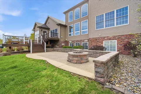Exterior - 5 Mackenzie Ct, Bloomington, IL 61704 photo 4 of 6