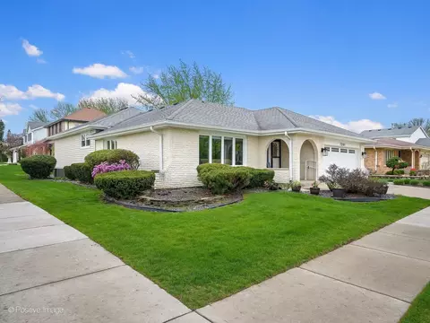 7201 Powell St, Downers Grove, IL 60516