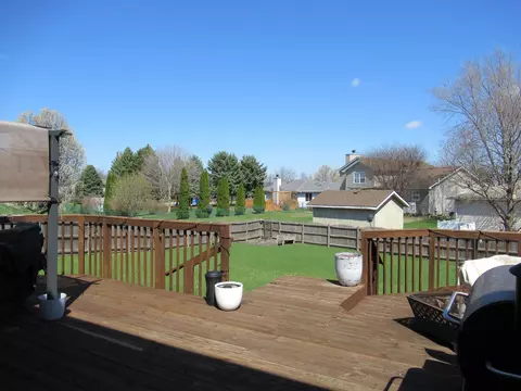 Exterior - 2814 Stonebridge Dr, Plainfield, IL 60586 photo 2 of 4