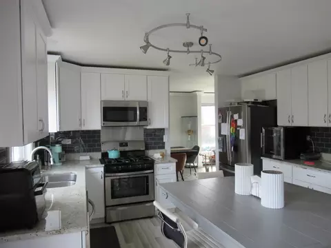 Kitchen - 2814 Stonebridge Dr, Plainfield, IL 60586 photo 2 of 2