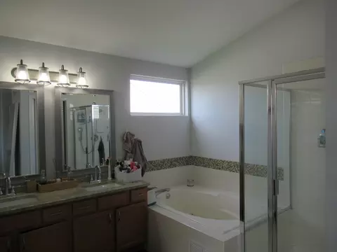 Bath - 2814 Stonebridge Dr, Plainfield, IL 60586 photo 2 of 4