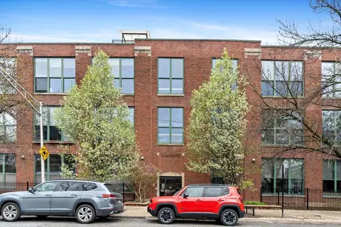 2650 W Belden Ave #215, Chicago, IL 60647
