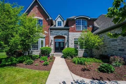 4544 Shumard Ln, Naperville, IL 60564