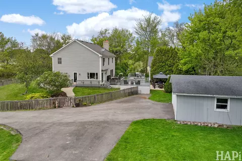Exterior - 10 N775 Muirhead Rd, Elgin, IL 60124 photo 5 of 10