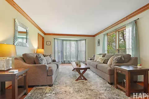 Living - 10 N775 Muirhead Rd, Elgin, IL 60124 photo 3 of 6