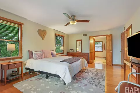 Bedroom - 10 N775 Muirhead Rd, Elgin, IL 60124 photo 2 of 6