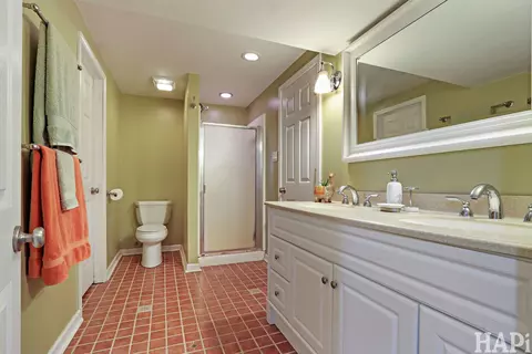 Bath - 10 N775 Muirhead Rd, Elgin, IL 60124 photo 5 of 5