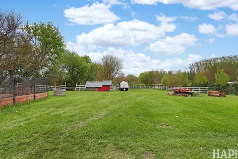 Exterior - 10 N775 Muirhead Rd, Elgin, IL 60124 photo 6 of 10