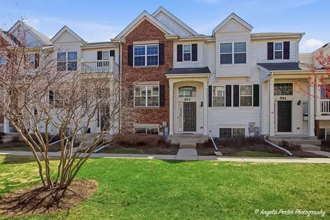 593 Treble Ln, Volo, IL 60073