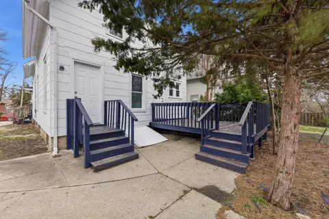 Exterior - 835 Oak St, Elgin, IL 60123 photo 7 of 10