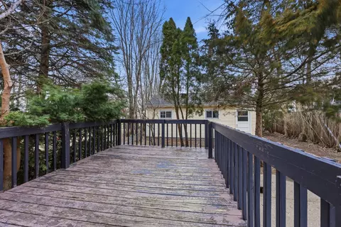 Exterior - 835 Oak St, Elgin, IL 60123 photo 4 of 10