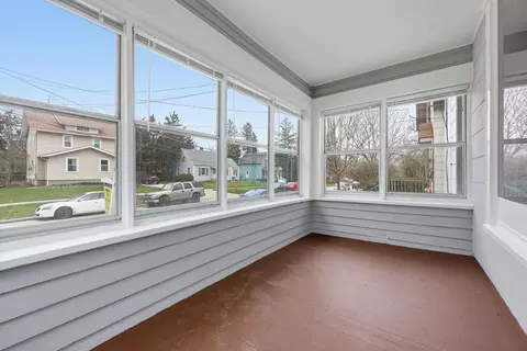 Exterior - 835 Oak St, Elgin, IL 60123 photo 1 of 10