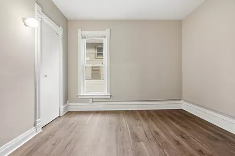 Bedroom - 835 Oak St, Elgin, IL 60123 photo 1 of 11