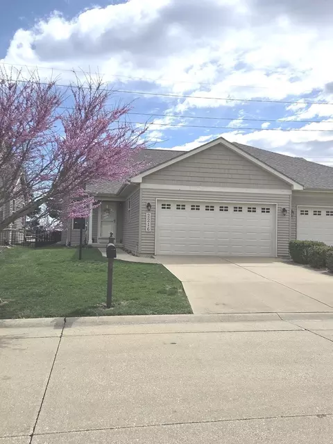 2216 Pebblebrooke Ln #2216, Urbana, IL 61802