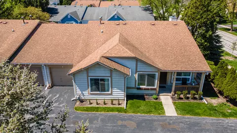 1816 Appaloosa Dr, Naperville, IL 60565