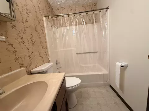 Bath - 916 S 10th St, Herrin, IL 62948 photo 2 of 2